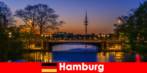 Almanya’da Hamburg turistleri kanallar şehrine davet ediyor