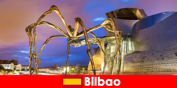 Bilbao İspanya’da küresel kültür turistleri için özel şehir molası
