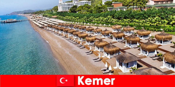 Türkiye’nin en popüler tatil bölgesi Kemer’dir