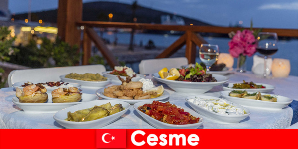 Gastronomi turizminin yıldızlarından Çeşme'de zeytinyağlılar, deniz ürünleri, otlar ve yahnilerin lezzetli yolculuğu