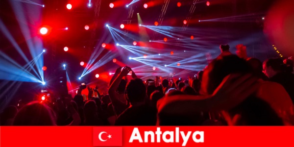Antalya’da Gece Hayatı Partiye hazırlanın ve en iyi yerleri keşfedin